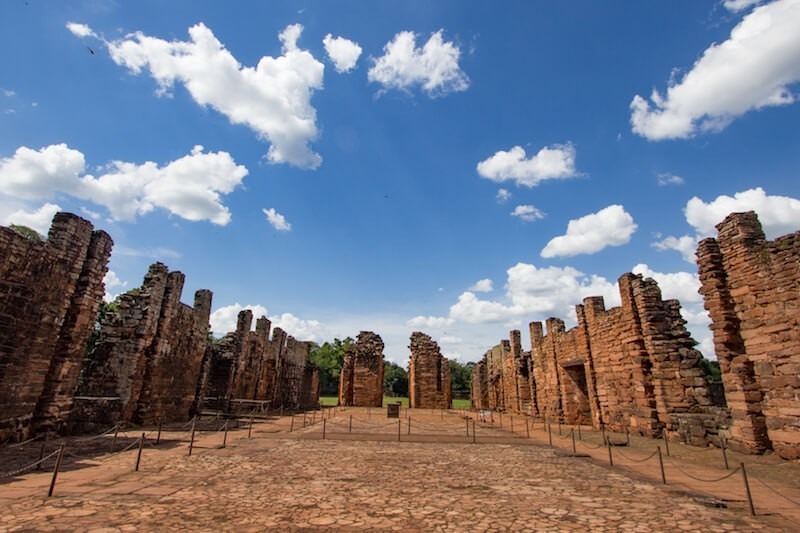 Ruínas de San Ignacio e às Minas Wanda