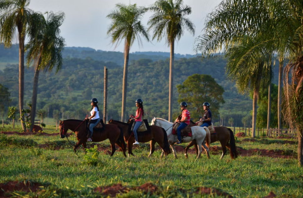 Passeio de cavalo em Bonito