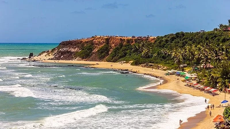 Praia do Amor no verão em Pipa